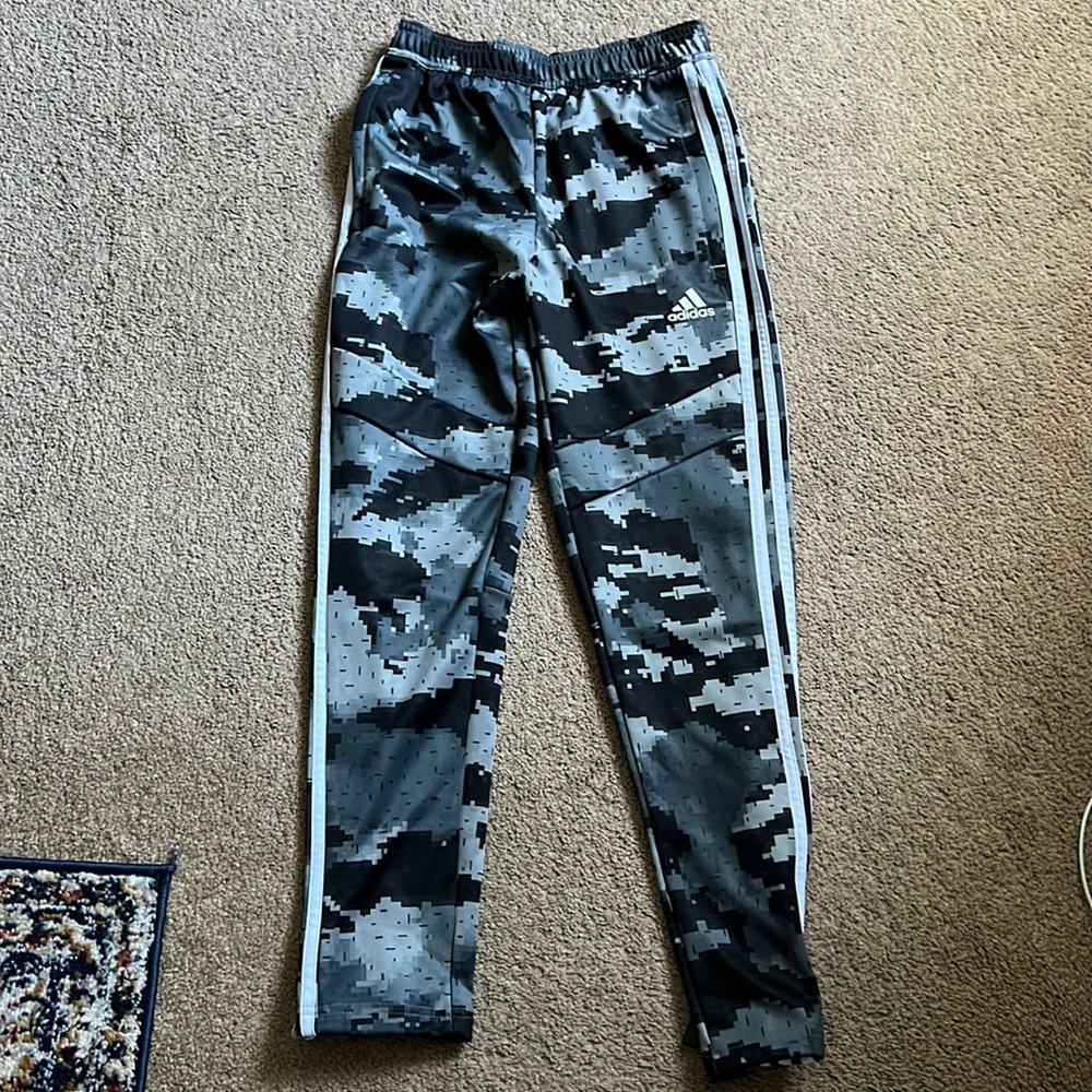Young girls  adidas trackpant